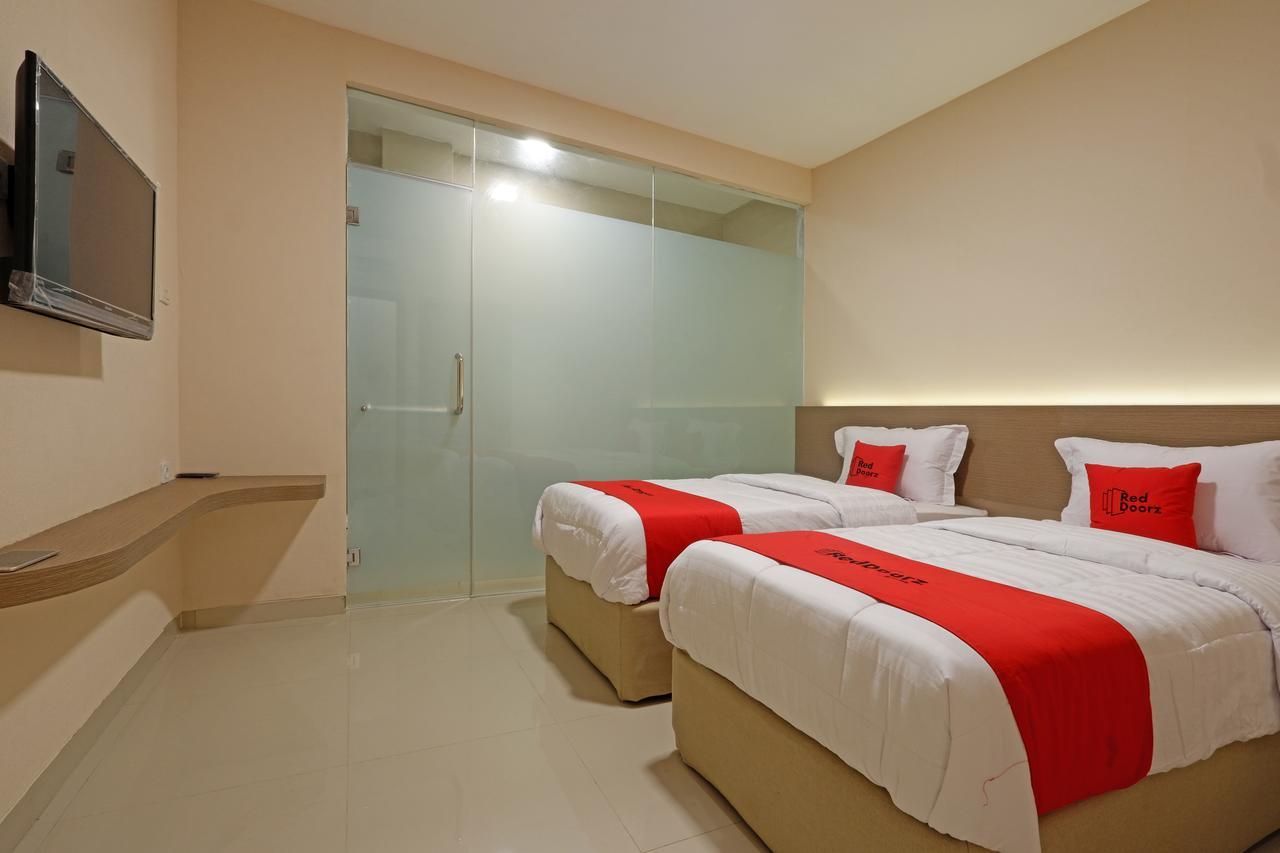 Hotel Reddoorz Plus Near Java Mall Semarang Exterior foto